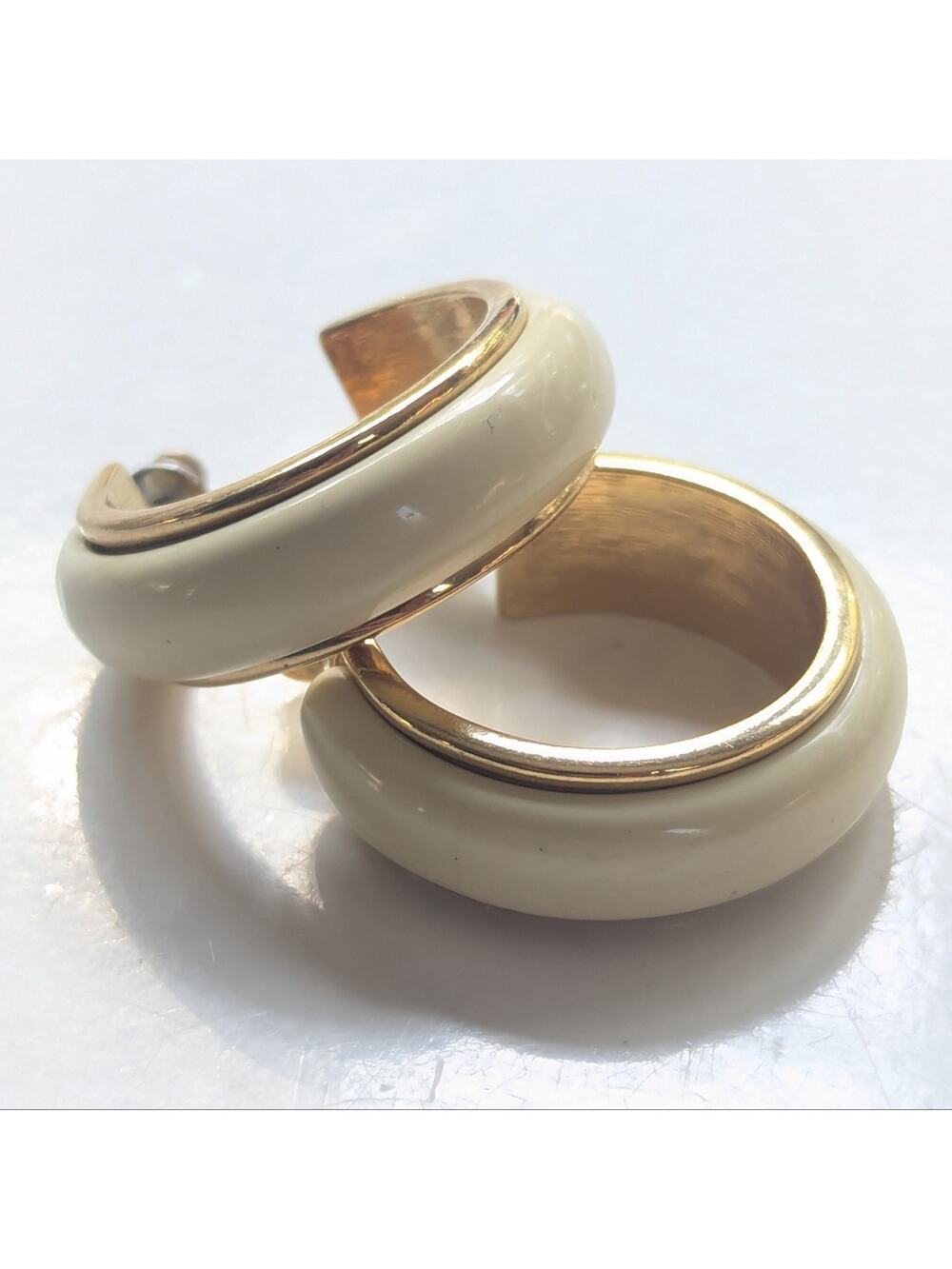 Vintage Estate Avon Gold Tone Cream Enamel Classic Chic Hoop Post Earrings